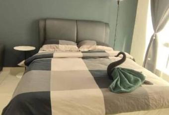 En2803- Selfcheck-in-Pool-WiFi-Netflix-Cyberjaya, 6094 allows 18 year olds to book a room