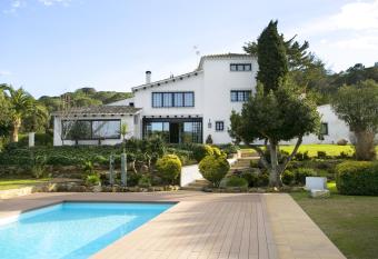 Masia Roca Rodona has Balcony rooms