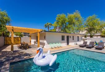 Scottsdale - 7520 E McKnight Ave has rooms with a private hot tub