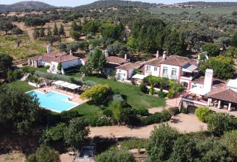 Hotel Rural Monte da Proven  a allows 18 year olds to book a room