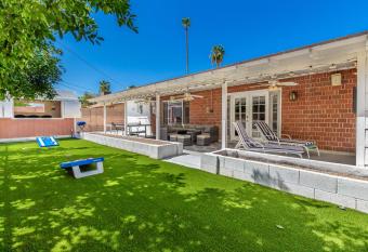Scottsdale and the City - Private Backyard - Heart of Old Town has rooms with a private hot tub