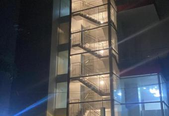 Traven Transit Apartments has Balcony rooms