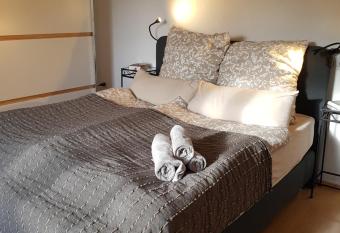 Ferienwohnung  dasBRENNERs  allows 18 year olds to book a room