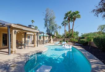 Scottsdale - 6073 E Beck Ln has rooms with a private hot tub