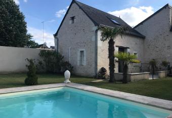 Appart  choisille allows 18 year olds to book a room