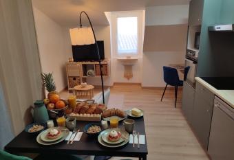 L   meraude - Appartement Boh  me allows 18 year olds to book a room