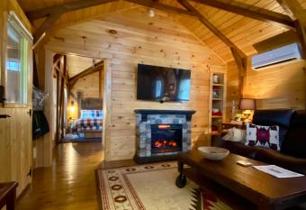 Disarmingly Cozy 1BR Cabin allows 18 year olds to book a room