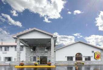 Super 8 by Wyndham Gallipolis Pt Pleasant Area has Smoking rooms