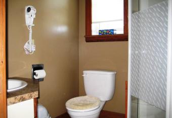 Phoenix House B&B has Balcony rooms