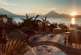 Tzanjuyu Youth Resort has Balcony rooms