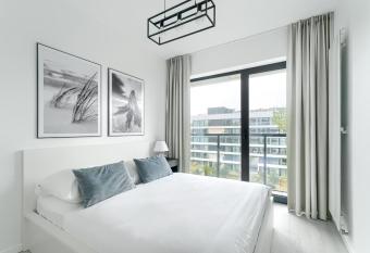 Shellter City Apartments has Balcony rooms