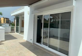 T2 climatis   + parking 500 m plage/centre ville allows 18 year olds to book a room