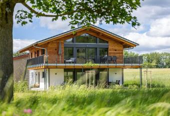 Ferienhaus am Hummelberghof has Balcony rooms