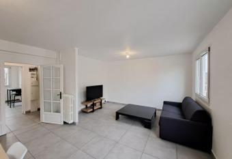 Sofia, grand appartement has Balcony rooms