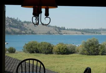 Rr-edgewater10 has Balcony rooms