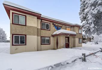 Arctic Fox Den - Westwood 6 allows 18 year olds to book a room