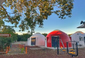 Igl   Sparrow vista al cielo allows 18 year olds to book a room