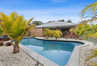 Blissful Bungalow Batemans Bay has Balcony rooms