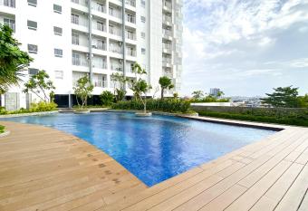 REOTEL at CITRAPLAZA NAGOYA BATAM allows 18 year olds to book a room