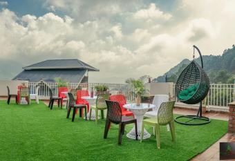 The Countryside Retreat I Vacations I Conference I MICE I Family Events I Open Air Terrace I Sky Bonfire I by Exotic Stays has Balcony rooms