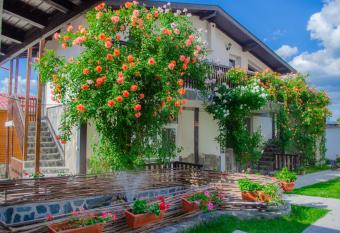 Guest House ViA has Balcony rooms