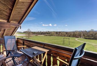 Fuchsbau Seminarhaus am Chiemsee has Balcony rooms