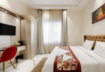 Lime Tree B&B Pari Chowk allows 18 year olds to book a room