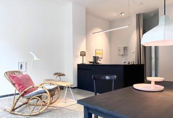 Zehuus Gartenstudio mit Terrasse has Balcony rooms