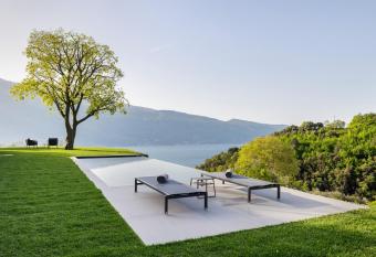 Ca    Sca   Agrifugium Eli   allows 18 year olds to book a room