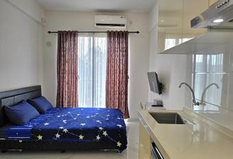 Apt Sky House BSD Studio w/ Pool & Wi-Fi allows 18 year olds to book a room