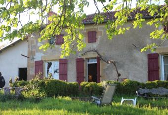 G  te Le Clou has Smoking rooms