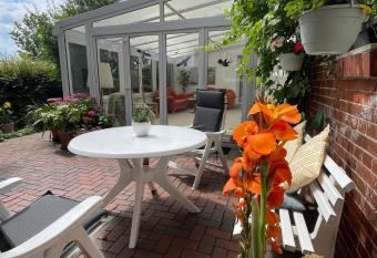 Ferienwohnung mit WINTERGARTEN in Bahnhofsn  he has Balcony rooms