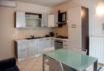 APPARTAMENTO ALESSANDRA has Balcony rooms