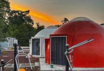 Igl   Gulliver a 6 minutos de la playa en auto allows 18 year olds to book a room