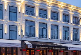 Boutique Hotel Jersey has Balcony rooms