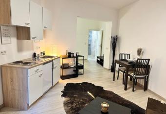 Mini Haus am MA-HBF mit Parkplatz has Balcony rooms