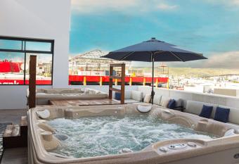 Hotel Wellintown has Balcony rooms