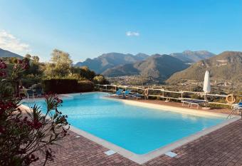 Residence Le Parti allows 18 year olds to book a room