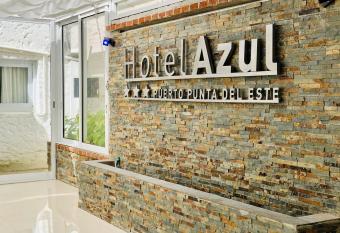 Hotel Azul by MH allows 18 year olds to book a room