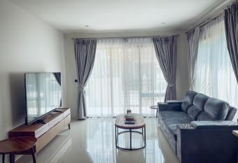 NP Krungthep Kreetha    Villa allows 18 year olds to book a room