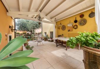 Corte Margherita a Lazise has Balcony rooms