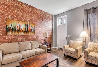 Settle in Historic Soulard 2 Full apartments allows 18 year olds to book a room