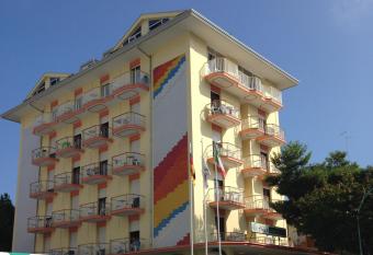 Maxi Heron allows 18 year olds to book a room