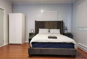 Seaside Serenity: Seal Bay Glamping Retreat,Studios allows 18 year olds to book a room