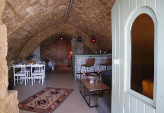 Bab El Mina guest house Byblos has Balcony rooms