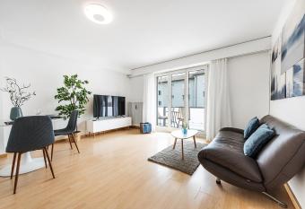 Cooldis 1B (Gratis Parken, Free Parking) has Balcony rooms