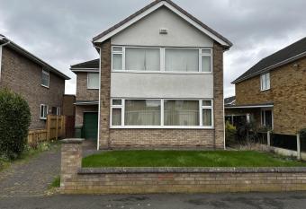 Impeccable 4-Bed House in Stockton-on-Tees has Balcony rooms