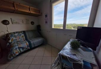 Studio - Marina 4 - 17 all  e des Pinons - 5-4 allows 18 year olds to book a room