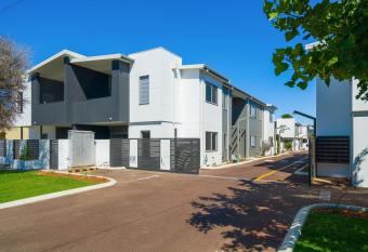 RELAX n RECOVER or WORK: HILLSIDE GETAWAY has Balcony rooms