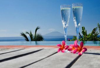 Tet Rouge Resort allows 18 year olds to book a room